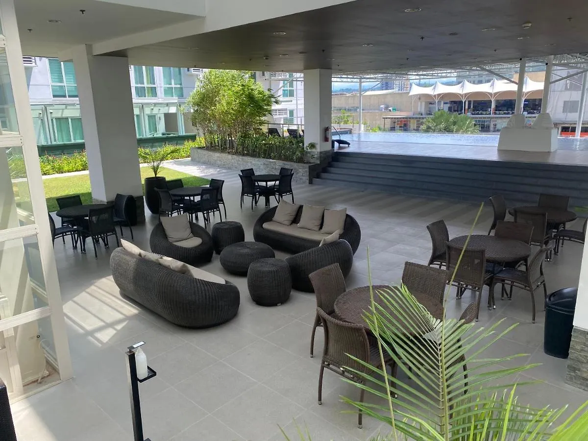 Apartahotel abreeza chills place t2-716 Davao